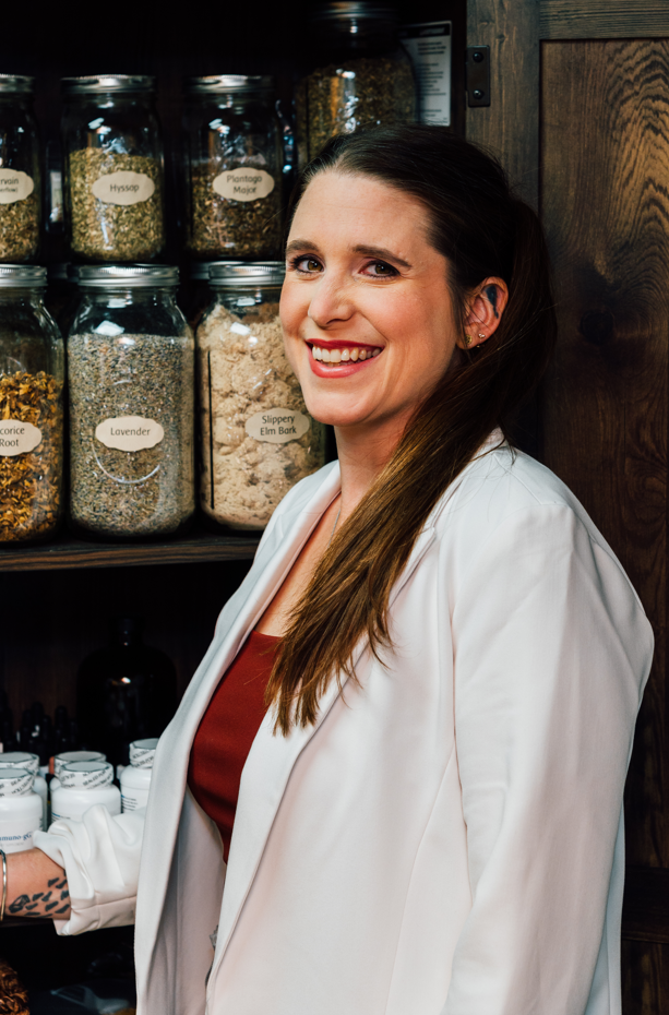 bonnie pearce master herbalist veusebeia