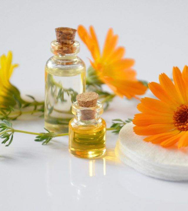 essential-oils-2738555_1280